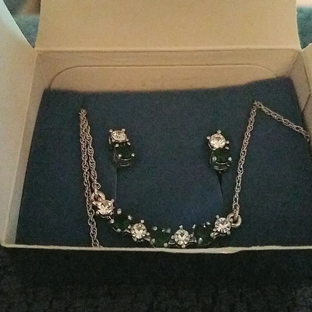Avon Necklace and Earrings Set